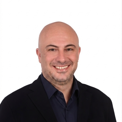 Tolga Özel profile